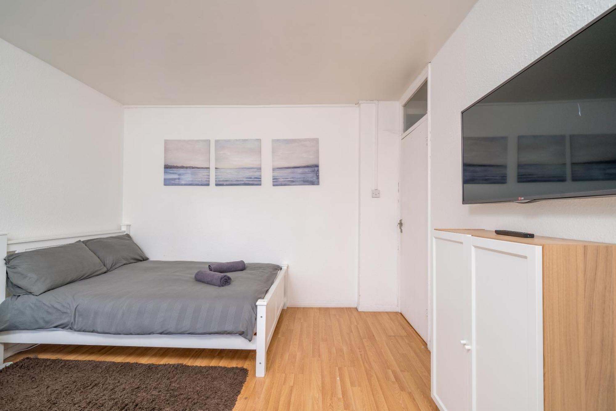 Spacious 1 Bed Flat In Dalston 런던 외부 사진